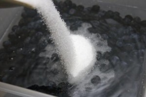 adding sugar to make sloe gin