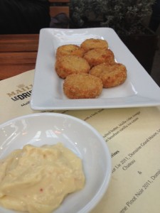 le drunch crab cakes