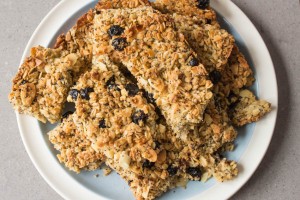 Almond and dried blueberry cereal bars with poppy seeds